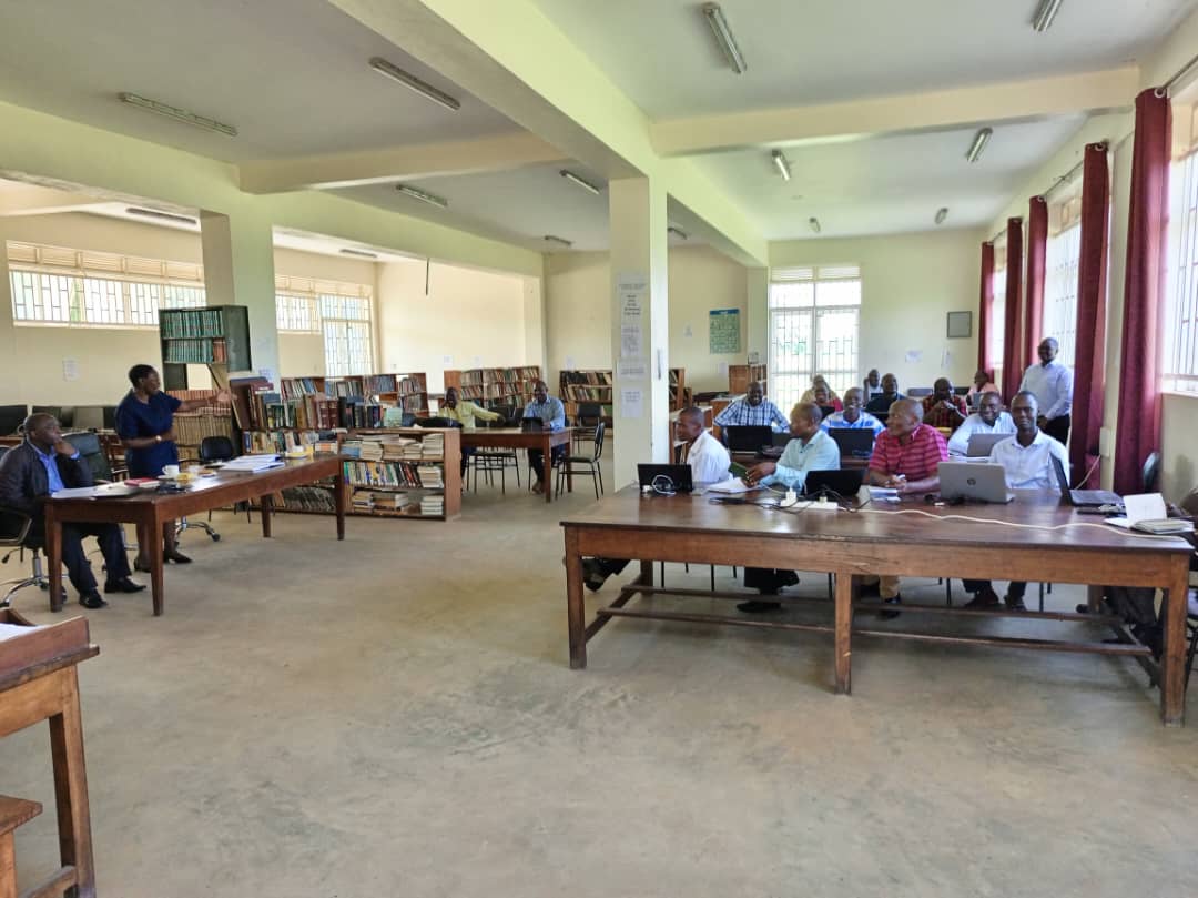 Staff learning session in the Arapai Campus library
